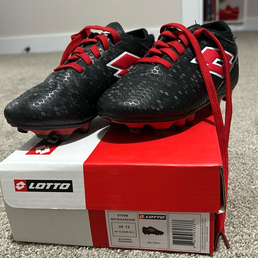 Lotto Storm Kids' Firm Ground Soccer Cleats/Shoes, Black/Red, Sz 13